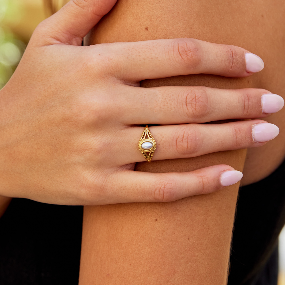 Bague vintage royale avec perle